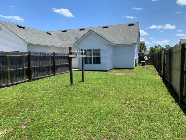 Building Photo - 270 Mallot Beach Dr