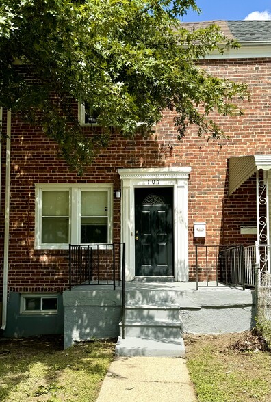 Primary Photo - 107 Upmanor Rd