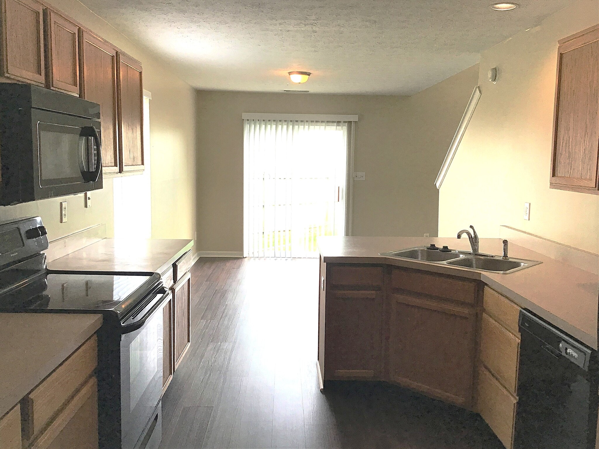 Building Photo - 6580 Dunsdin Dr
