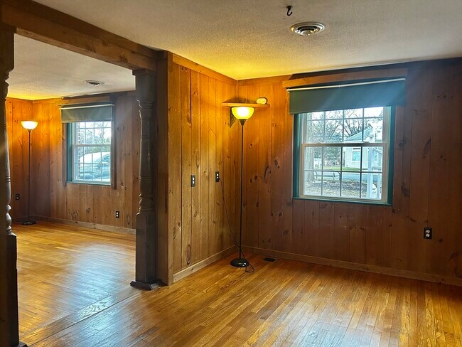 Building Photo - 6 Long Farm Terrace