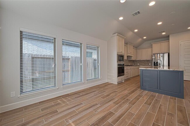 Building Photo - 29808 Breezy Pnes Lp