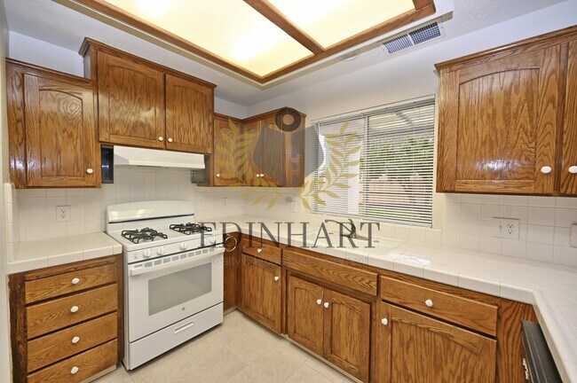 Building Photo - 2233 E Christopher Dr