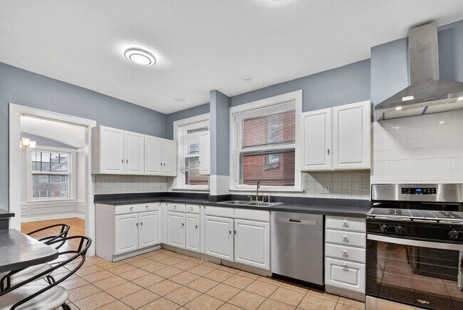 Building Photo - 6815 S Crandon Ave