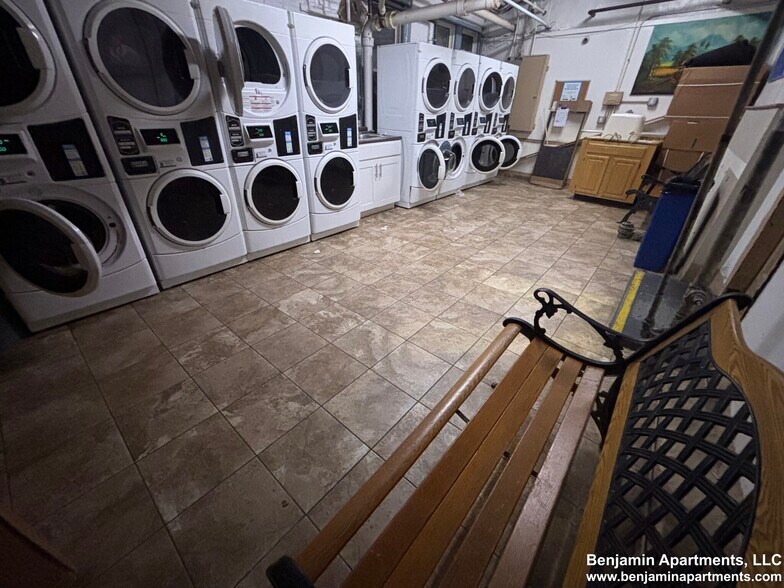 Building Photo - 131 Washington St