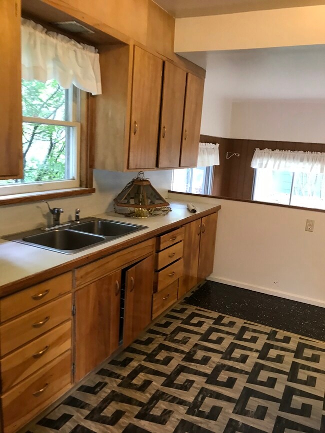 Building Photo - 416 E Harney St