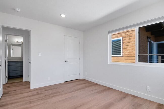 Building Photo - Malaga-GJA