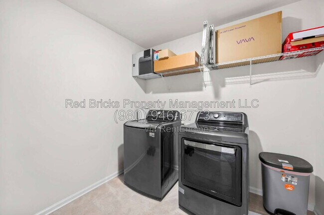 Building Photo - 923 Wood Apple Ln