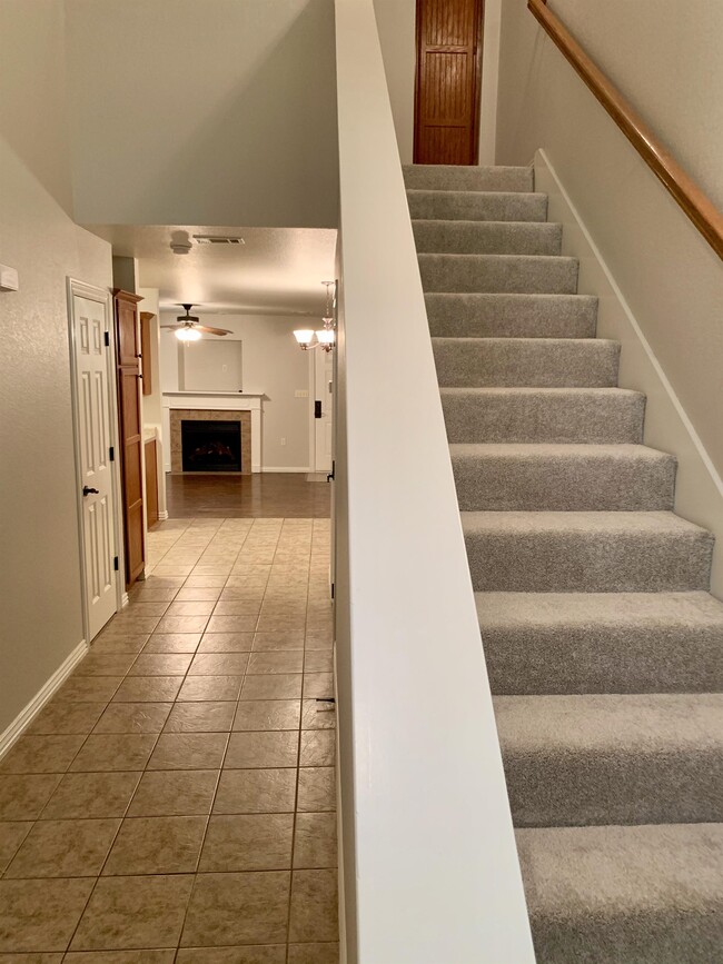 Building Photo - 3510 W Chevaux Dr