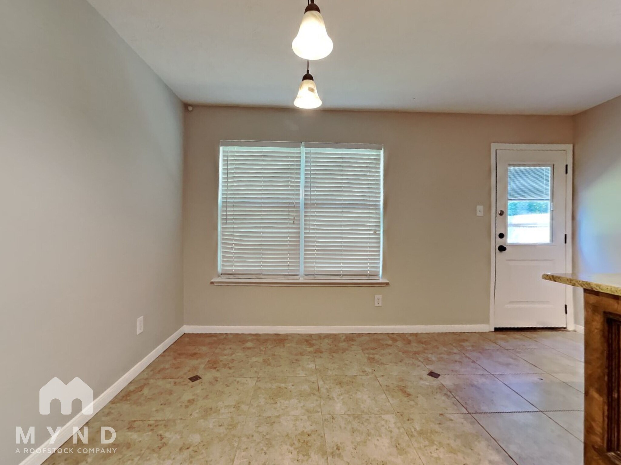Building Photo - 18421 Sunrise Pines Dr