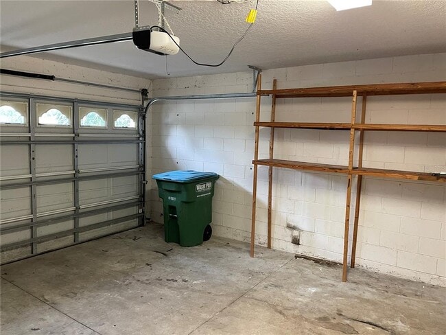 Building Photo - 3143 Lindera Dr