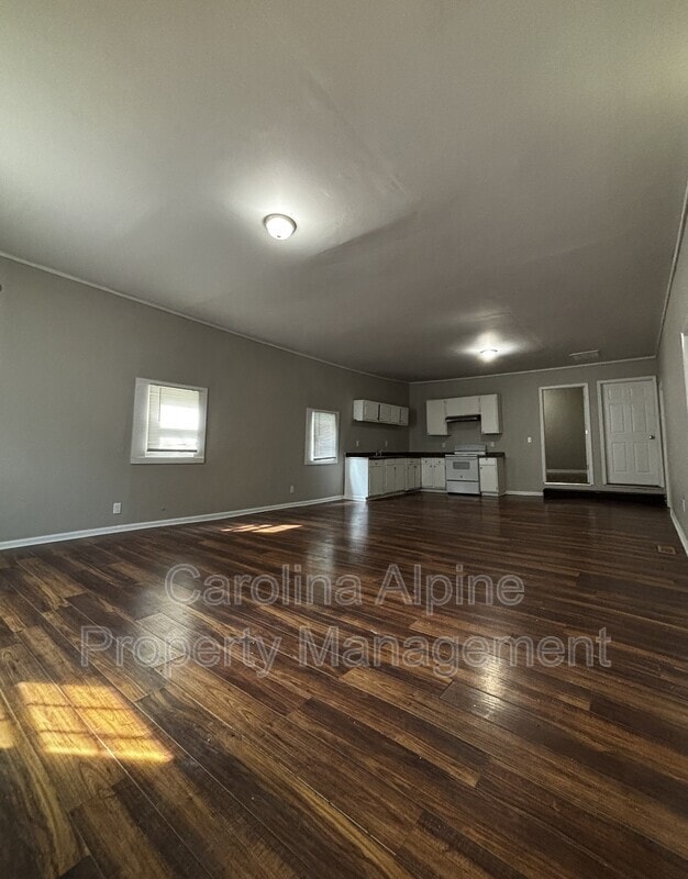 Building Photo - 1601 Collinston Dr