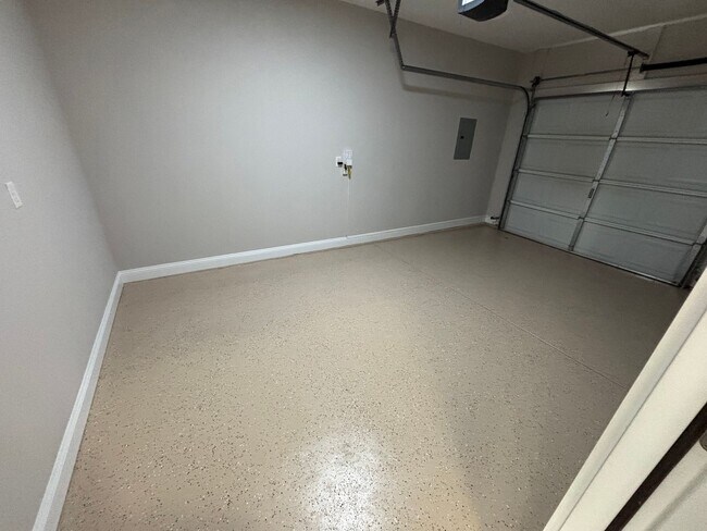 Building Photo - 723 Benelli Ct