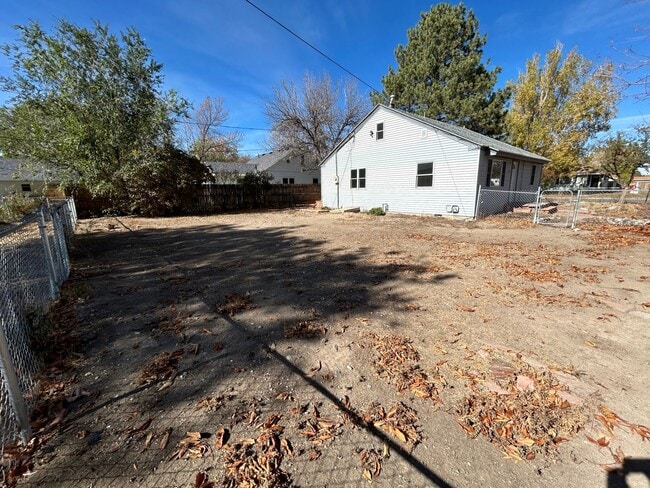 Building Photo - 120 N 9th St W