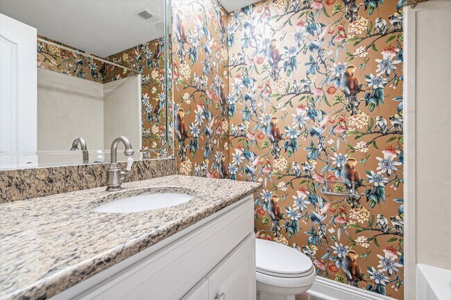 Building Photo - GREAT COMMUTE & AMENITIES