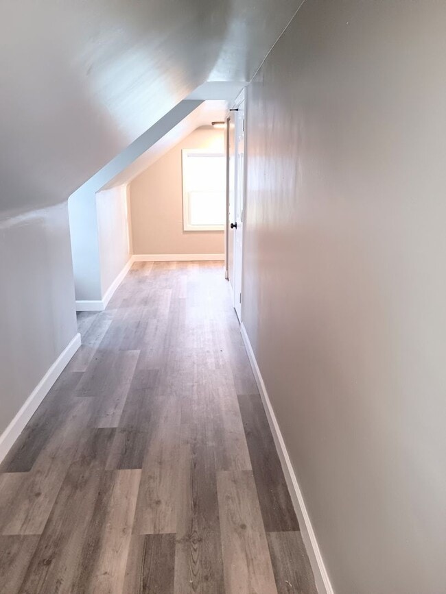 Building Photo - Spacious 4-Bedroom Home with Modern Upgrades