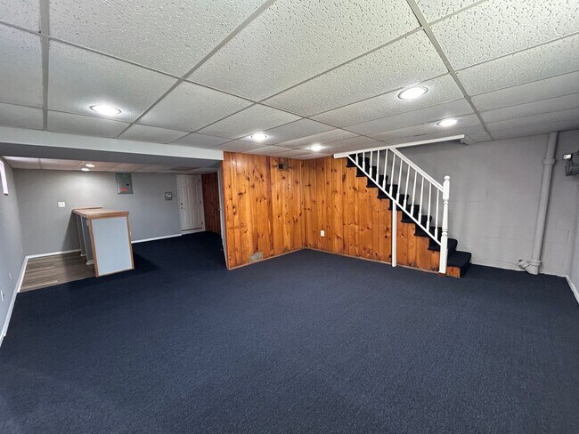 Building Photo - 5006 Lindsay Rd