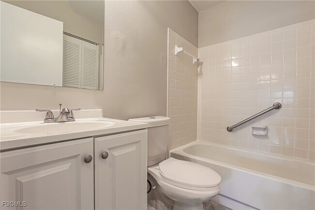 Building Photo - 6830 S Biscayne Dr