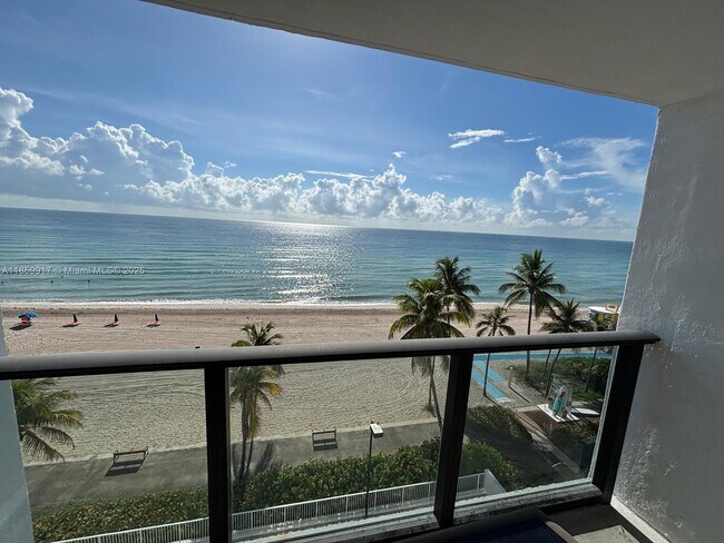 Building Photo - 2301 S Ocean Dr