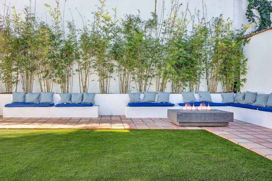 Building Photo - 920 S Spaulding Ave