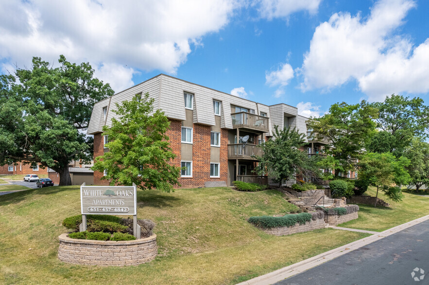 Primary Photo - White Oaks Apartments