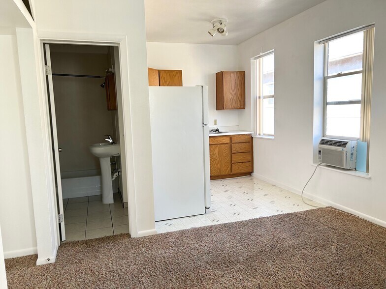 unit #5: bathroom-kitchen - 454 S 500 E