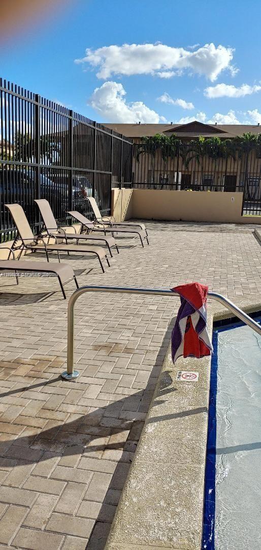 Building Photo - 6850 NW 173rd Dr