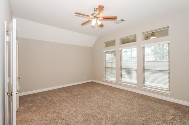 Building Photo - 8100 Tyrell Hgts Rd