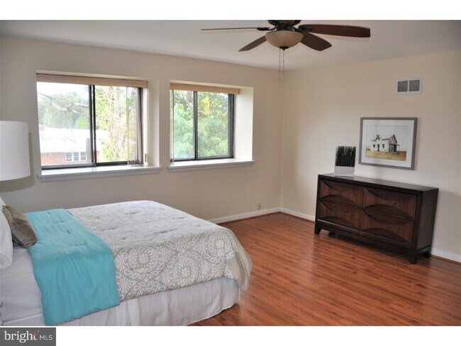 Master Bedroom - 22 Fitzwatertown Rd