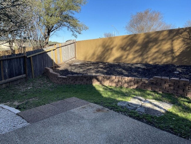 Building Photo - Beautiful Home off Stone Oak Pkwy