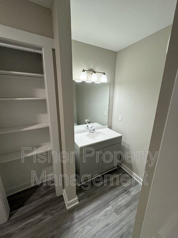 Building Photo - 615 Albemarle St