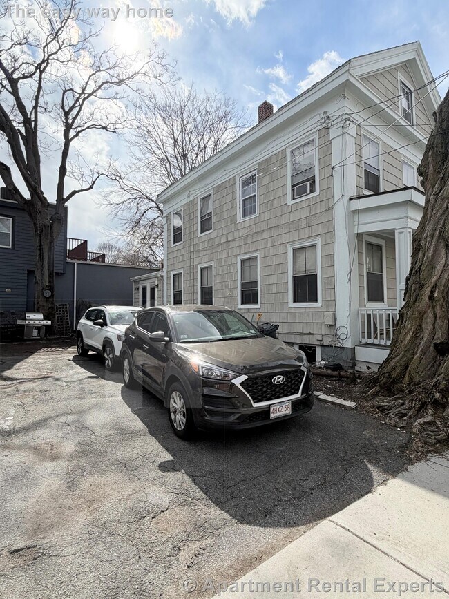 Building Photo - 4 St Mary Rd