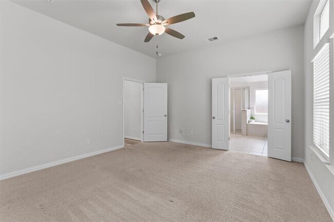 Building Photo - 562 Leadtree Loop