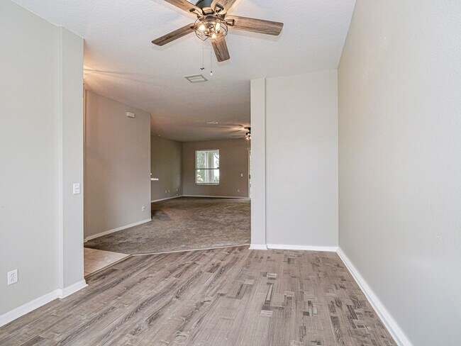 Building Photo - 7916 105th Ct