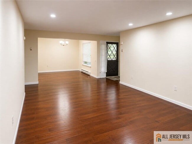 Building Photo - 441B Belford Rd