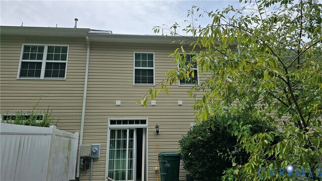 Building Photo - 9102 Mayland Dr