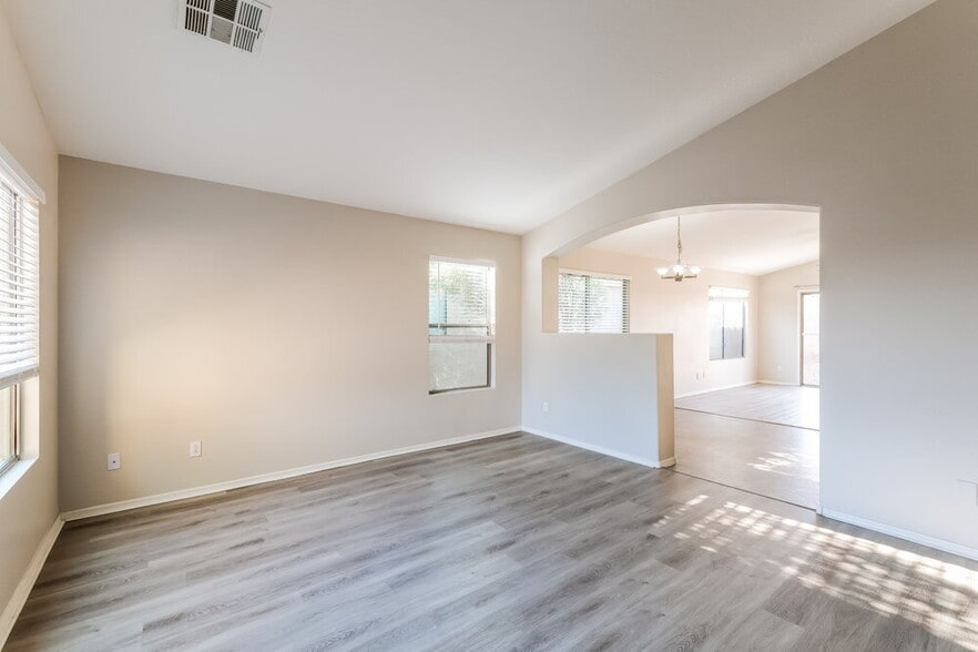 Building Photo - 14756 W Maui Ln