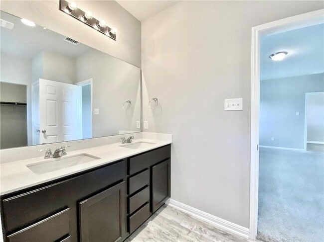 Building Photo - 2036 Port Ellen Dr