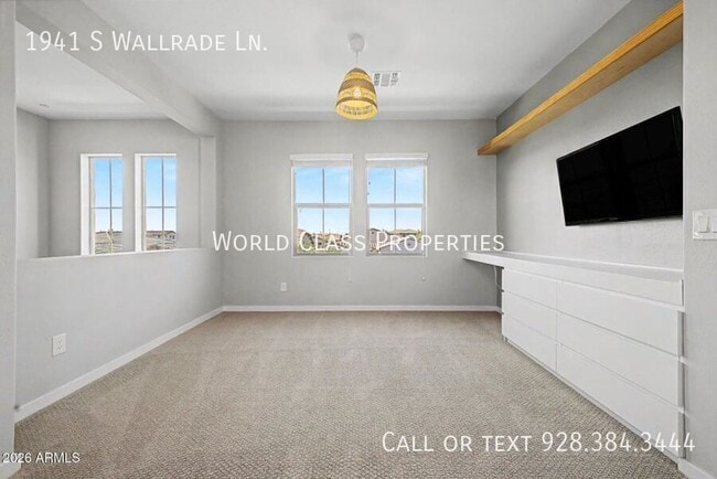 Building Photo - 1941 S Wallrade Ln