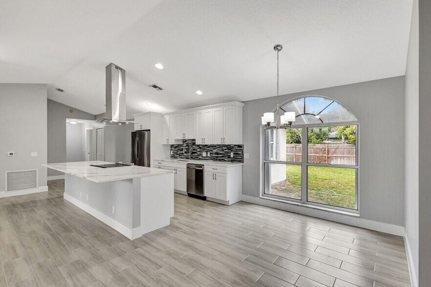 Building Photo - 843 Azalea Dr