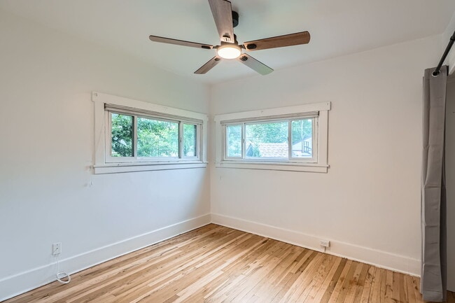 Building Photo - 960 Monroe St