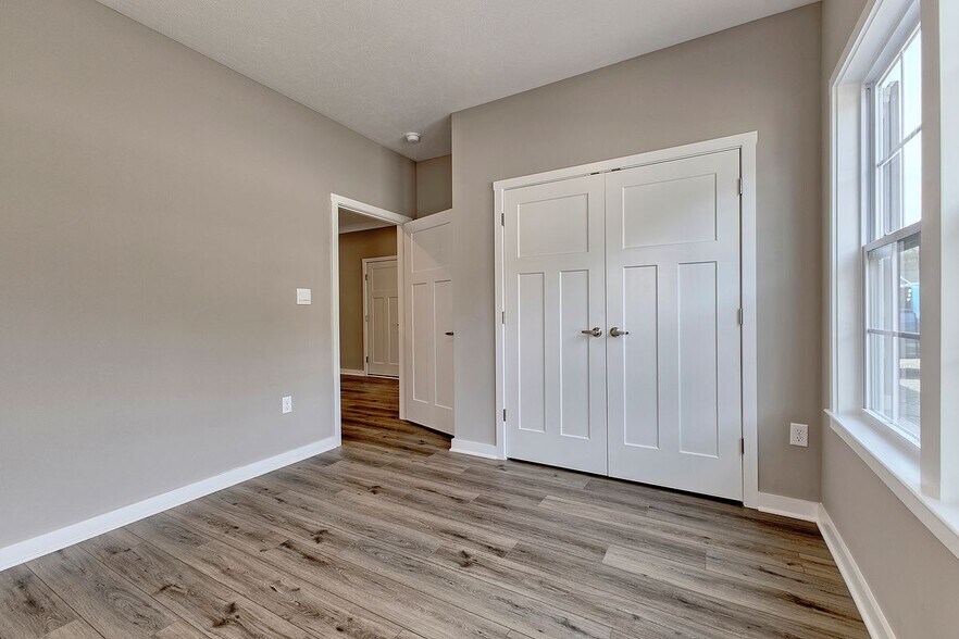 Building Photo - 287 Olivia Dr