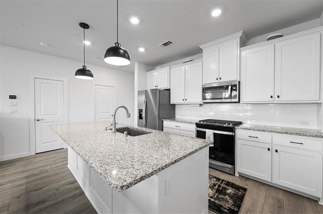 Building Photo - 751 Mountain Laurel Dr