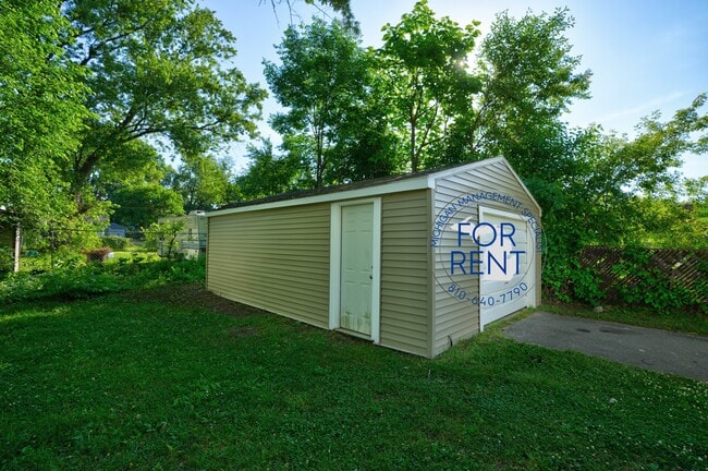Building Photo - 3062 Walton Ave