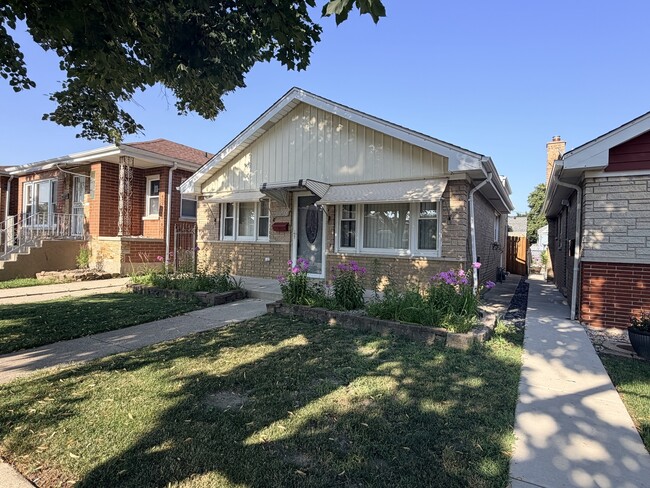 Building Photo - 3507 S 53rd Ave
