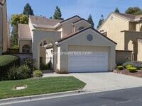Building Photo - Extraordinary 3 Bedroom, 3 bath Canyon Lakes Golf Course Home!