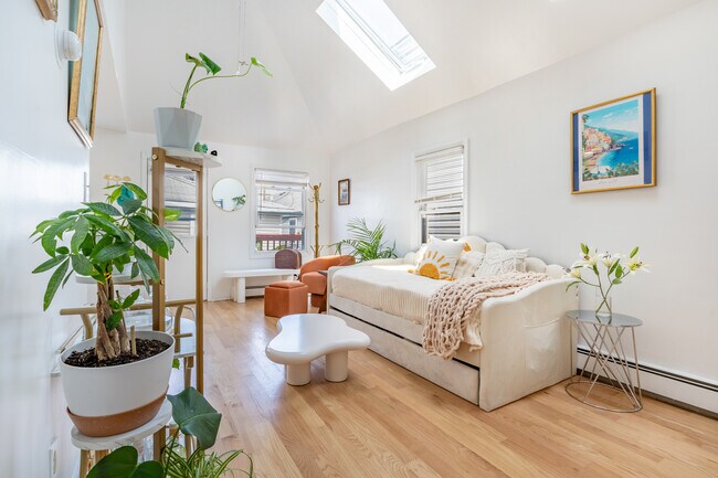 Building Photo - 320 Beach 101st St