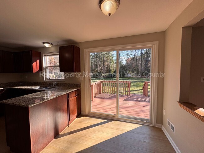 Building Photo - 104 Benedict Ln