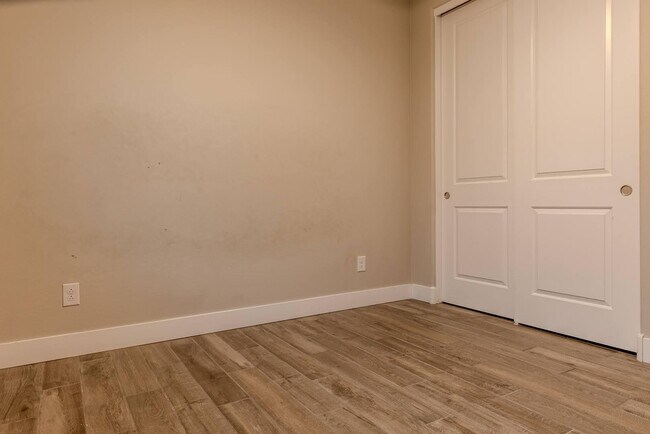 Building Photo - 9701 E Spiral Ave