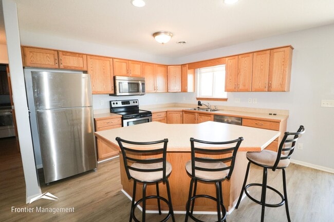 Building Photo - 3 Bedroom Ranch-Style Home in Quiet Neighb...