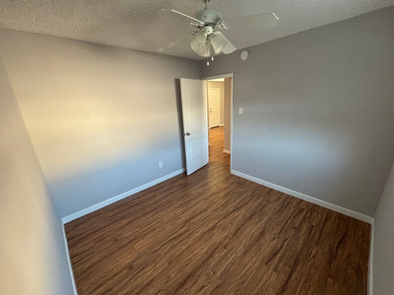 Building Photo - 2010 Blossom Ln